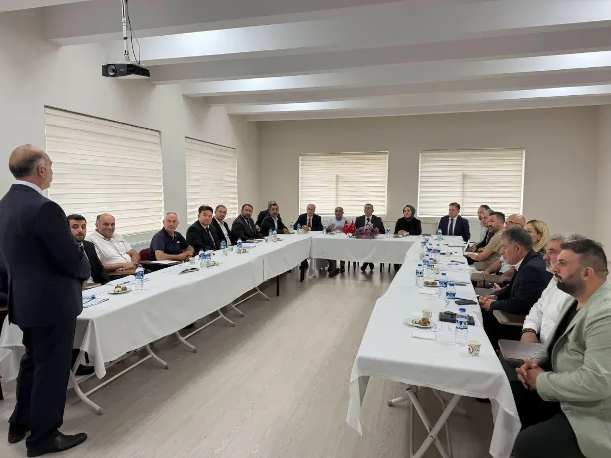 Kars’ta İl Hayat Boyu Öğrenme Komisyonu toplantısı gerçekleştirildi