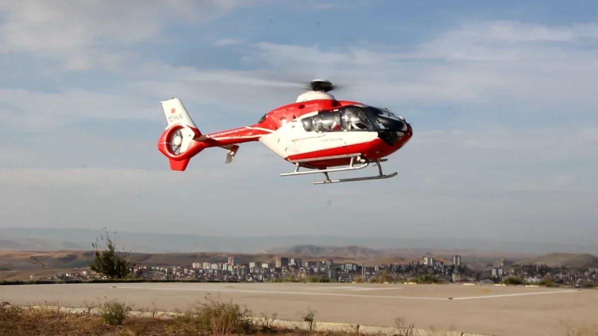 Beypazarı’nda kalp krizi geçiren kadın helikopter ambulansla sevk edildi